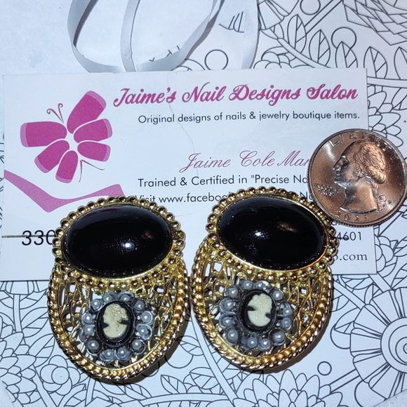 Vintage Clip-on Gold & Black Earrings - Picture 10 of 14